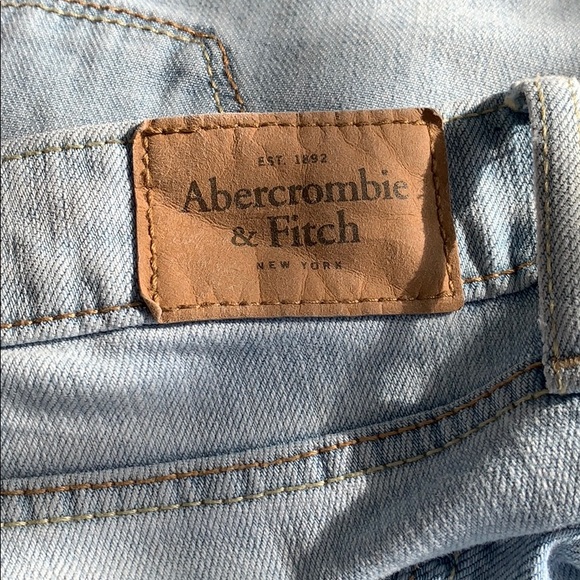 Light Wash Abercrombie & Fitch Jeans - Picture 4 of 5